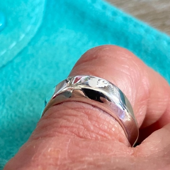 Tiffany & Co. Sterling Silver 1999 Twist Dome Ring Size 5.25-Polished- So Pretty - Picture 3 of 8